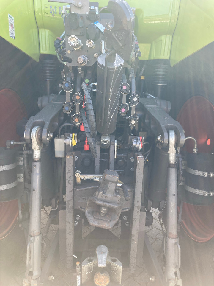 CLAAS Axion 830 CMATIC - Traktor: obrázek 4 CLAAS Axion 830 CMATIC - Traktor: obrázek 4
