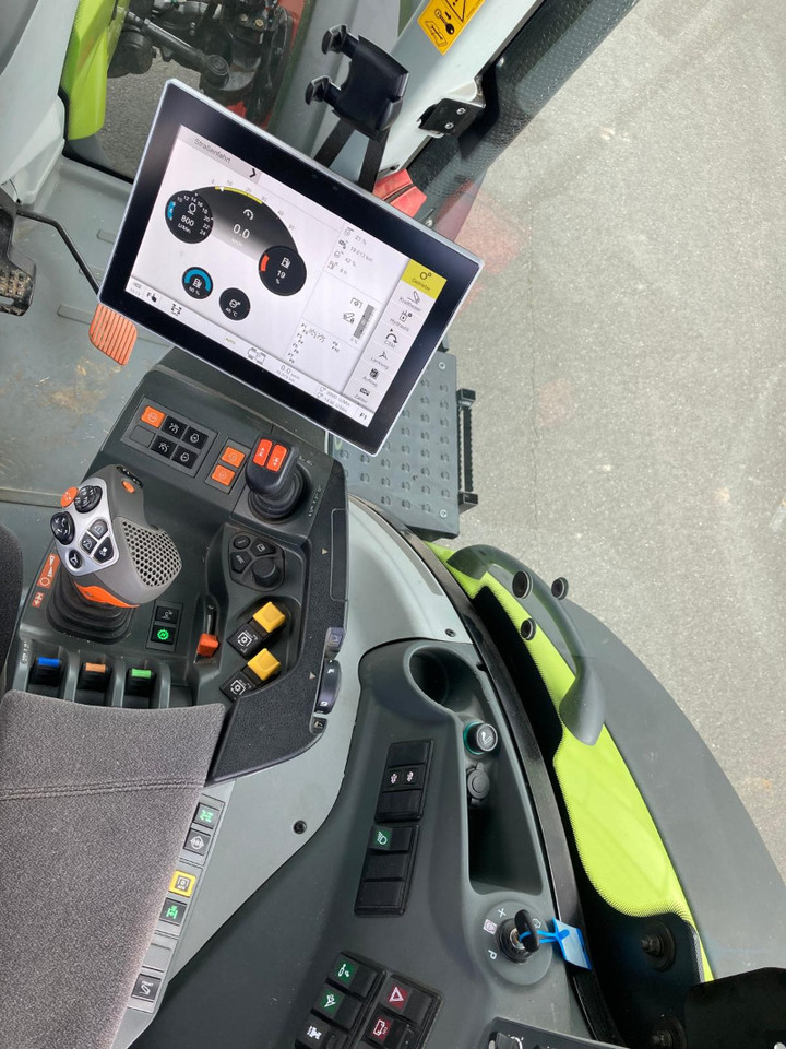 Traktor CLAAS Axion 830 CMATIC: obrázek 7