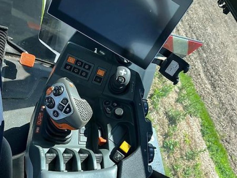 CLAAS Xerion 4200 Trac VC - Traktor: obrázek 3 CLAAS Xerion 4200 Trac VC - Traktor: obrázek 3