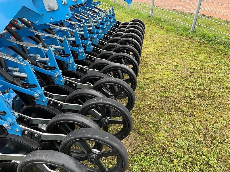 Lemken Zirkon 12/300 und Saphir 9/300-DS - Secí kombinace: obrázek 3 Lemken Zirkon 12/300 und Saphir 9/300-DS - Secí kombinace: obrázek 3