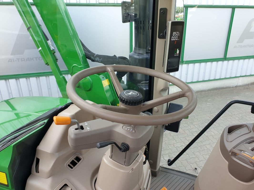 John Deere 6100M **MIETRÜCKLÄUFER** - Traktor: obrázek 2 John Deere 6100M **MIETRÜCKLÄUFER** - Traktor: obrázek 2