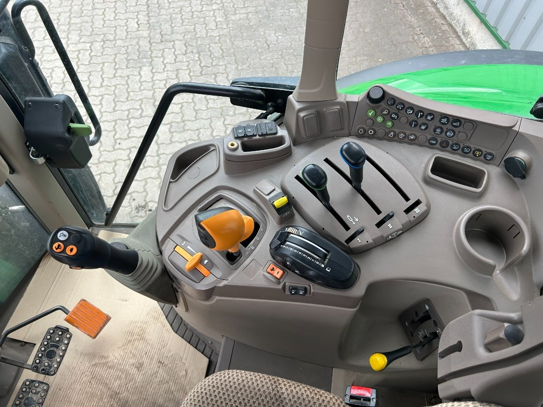 Traktor John Deere 6120M: obrázek 8