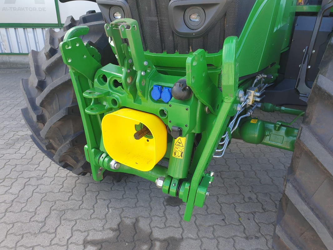 Traktor John Deere 6195M **MIETRÜCKLÄUFER**: obrázek 12