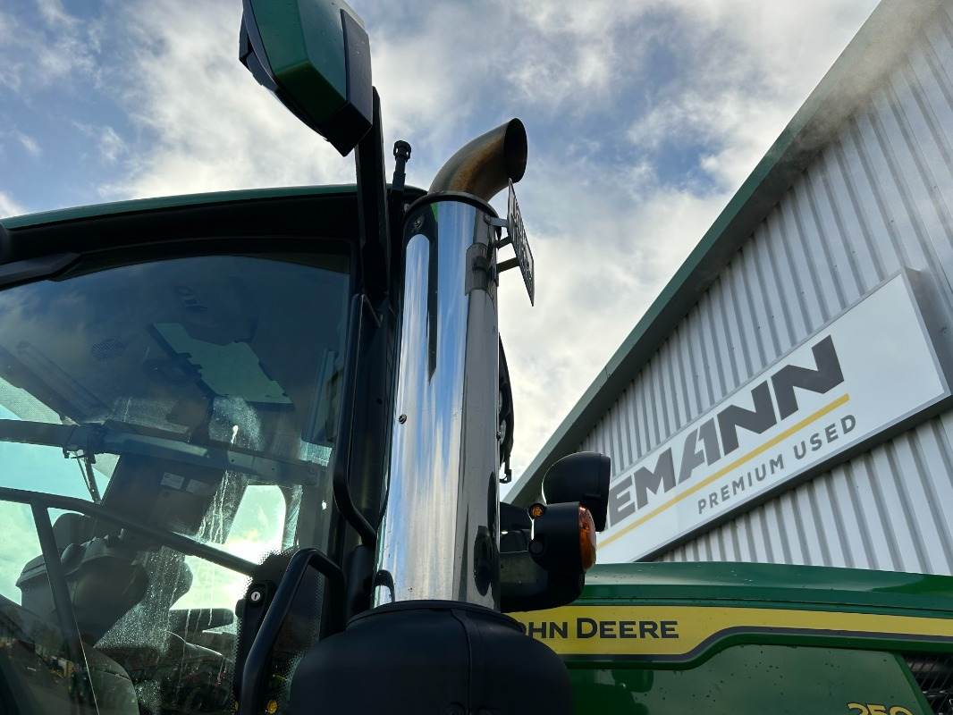 John Deere 6R 250 **MIETRÜCKLÄUFER** - Traktor: obrázek 2 John Deere 6R 250 **MIETRÜCKLÄUFER** - Traktor: obrázek 2