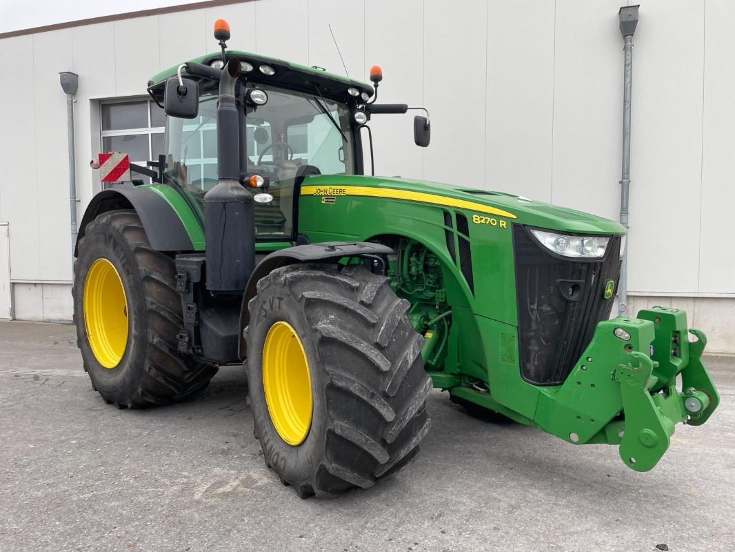 John Deere 8270R - Traktor: obrázek 2 John Deere 8270R - Traktor: obrázek 2