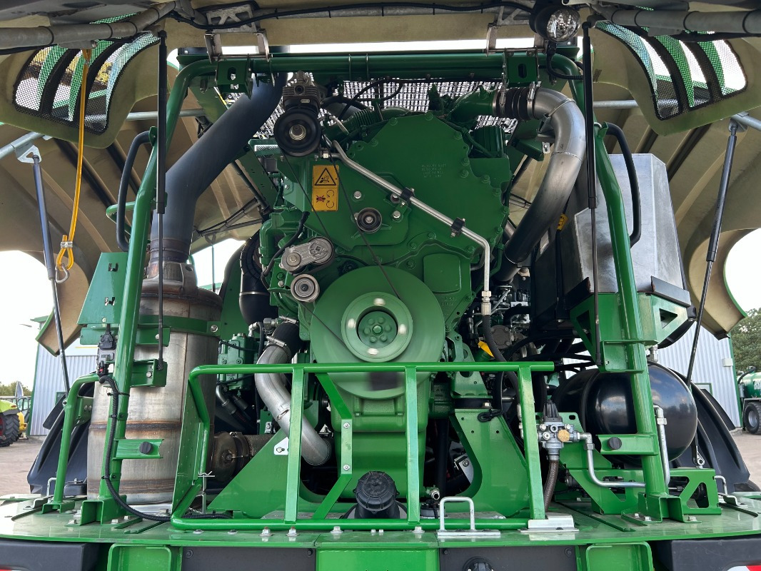 John Deere 8400 mit Kemper 475 Plus - Kombajn: obrázek 5 John Deere 8400 mit Kemper 475 Plus - Kombajn: obrázek 5