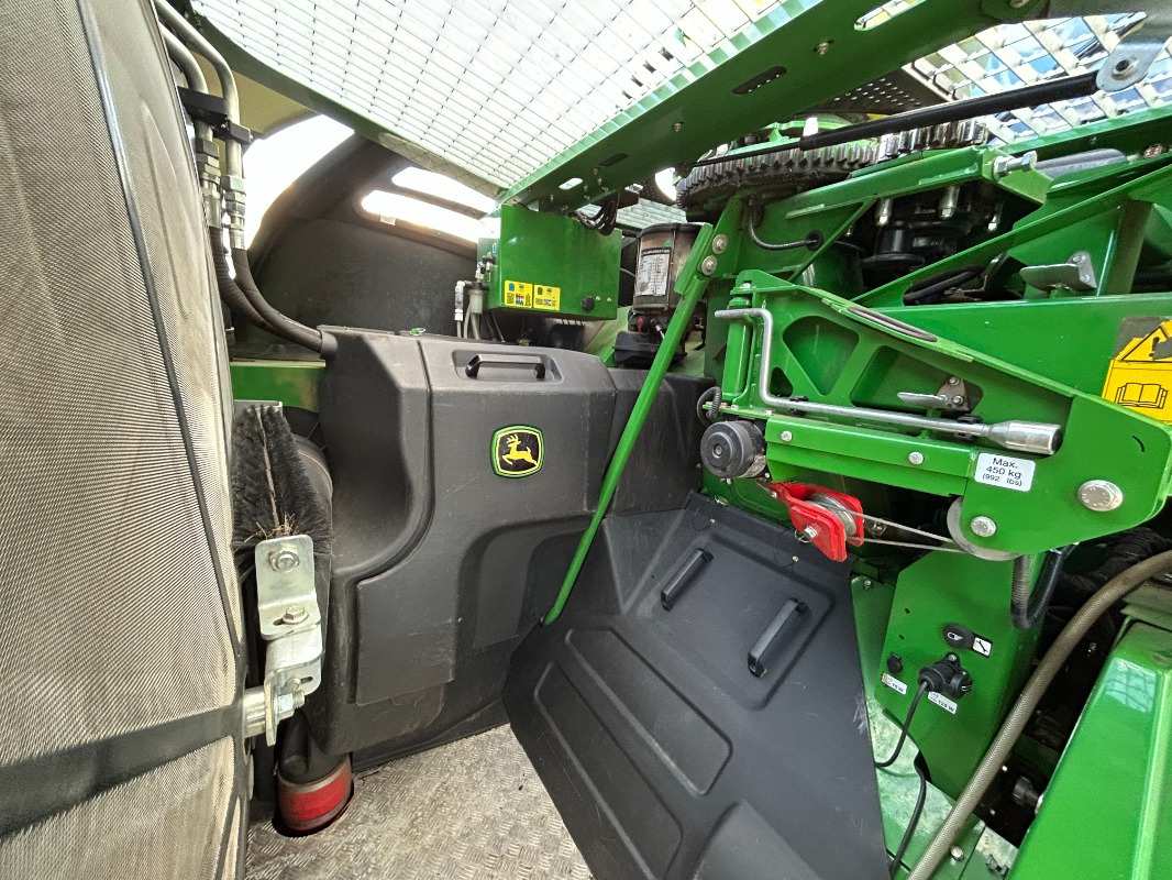 John Deere 8400 mit Kemper 475 Plus - Kombajn: obrázek 2 John Deere 8400 mit Kemper 475 Plus - Kombajn: obrázek 2