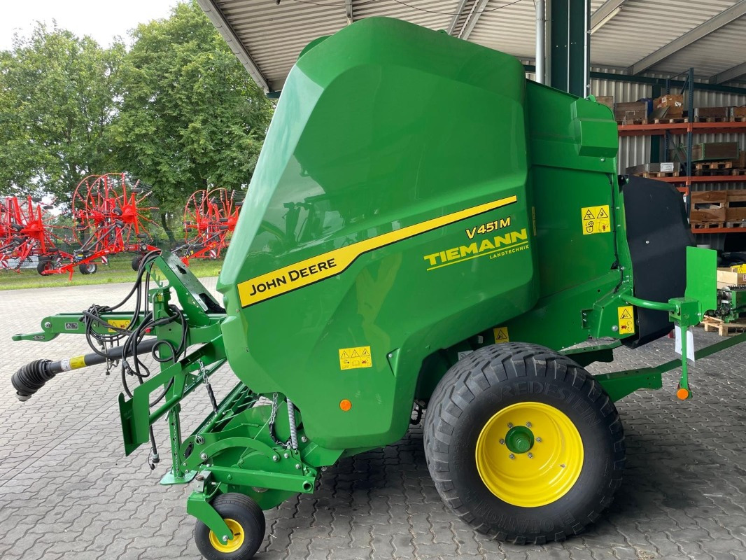John Deere V451M - Ovíječka: obrázek 1 John Deere V451M - Ovíječka: obrázek 1