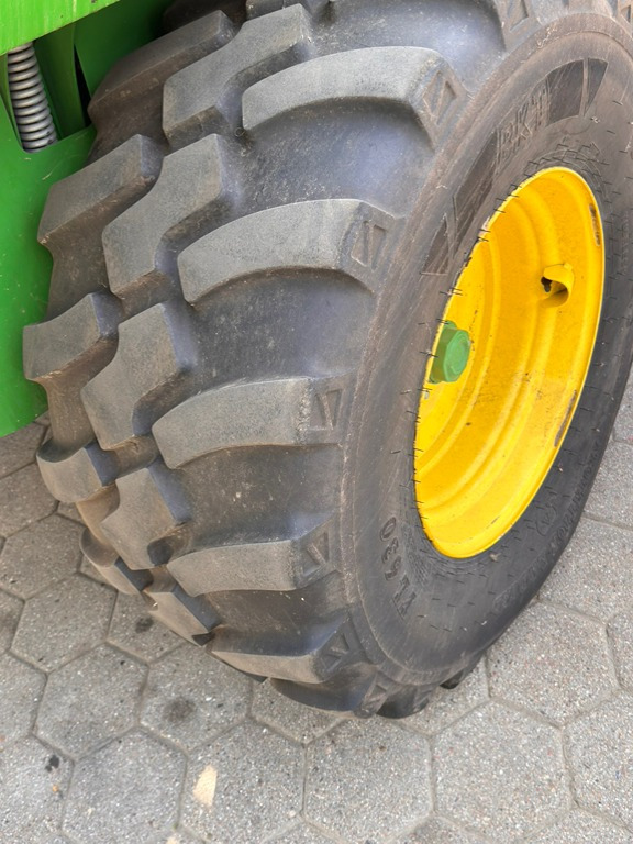John Deere V461R - Ovíječka: obrázek 3 John Deere V461R - Ovíječka: obrázek 3