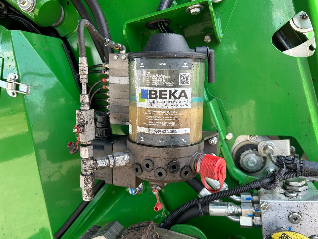 John Deere V461R - Ovíječka: obrázek 3 John Deere V461R - Ovíječka: obrázek 3