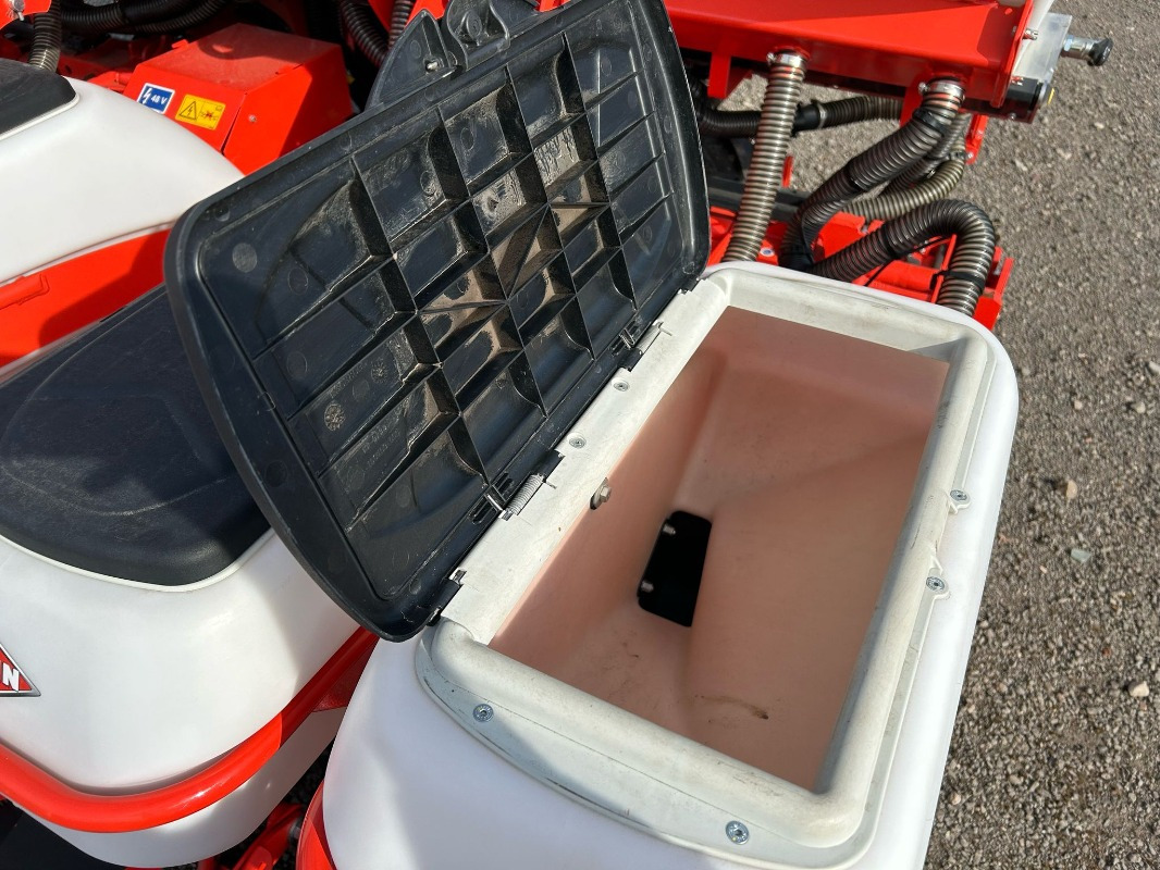 Kuhn Maxima 3 RT E *DEMO* - Secí/ Sázecí stroj: obrázek 3 Kuhn Maxima 3 RT E *DEMO* - Secí/ Sázecí stroj: obrázek 3