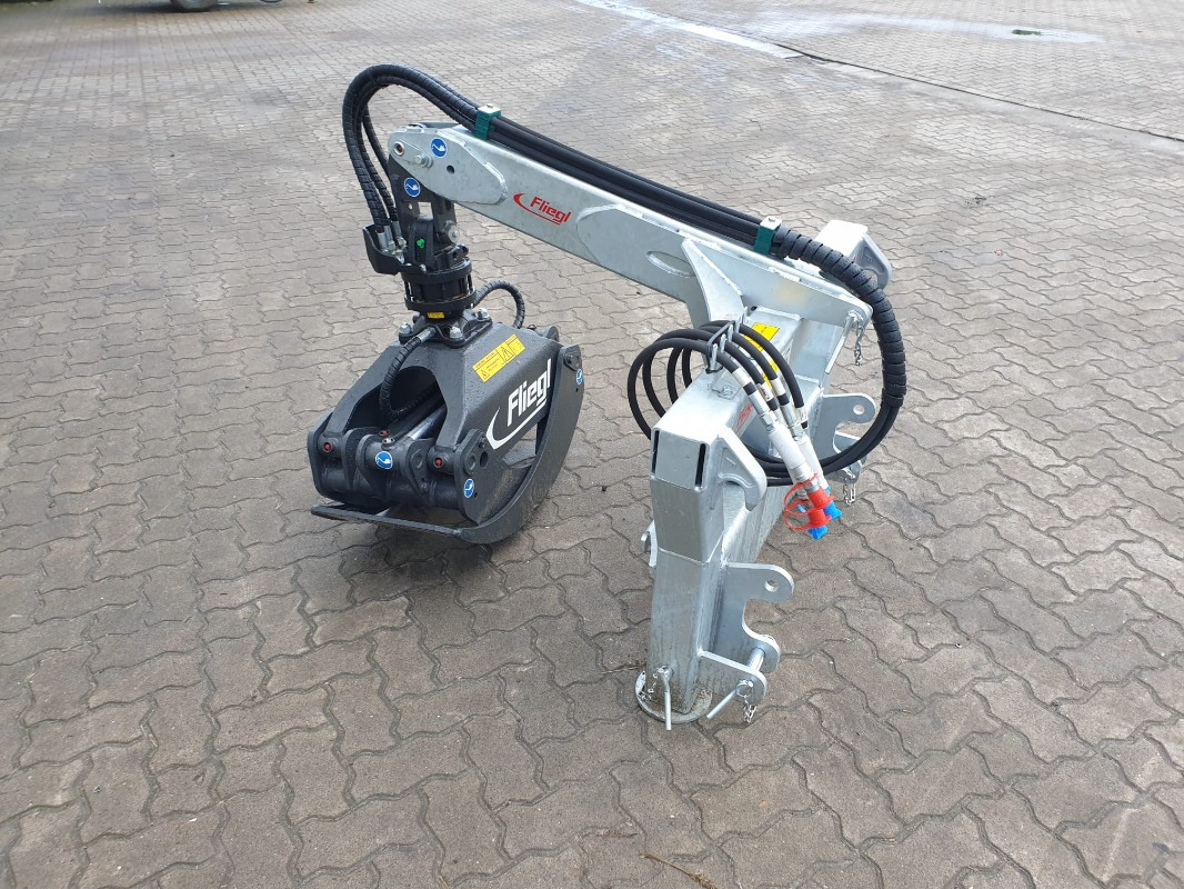 Fliegl RZ 185 COMBI PLUS - Lesní technika: obrázek 2 Fliegl RZ 185 COMBI PLUS - Lesní technika: obrázek 2