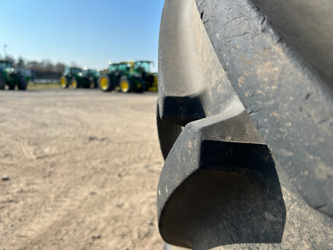 Michelin 710/70R42 und 600/70R30 Kompletträder - Pneumatiky pro Zemědělská technika: obrázek 3 Michelin 710/70R42 und 600/70R30 Kompletträder - Pneumatiky pro Zemědělská technika: obrázek 3