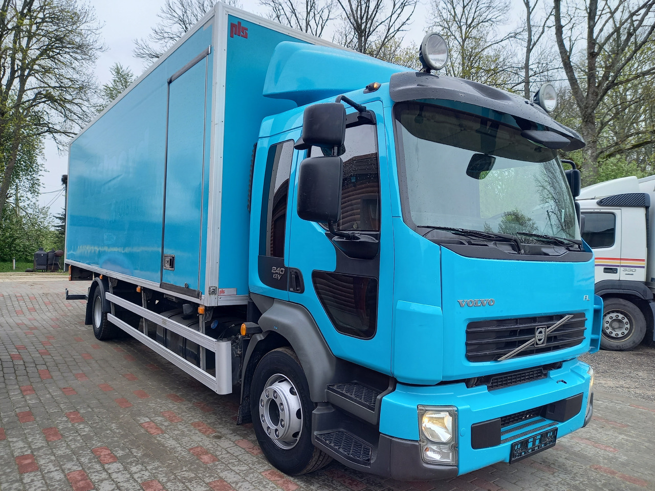 VOLVO FL, 4x2, 16000 KG. EEV - Skříňový nákladní auto: obrázek 3 VOLVO FL, 4x2, 16000 KG. EEV - Skříňový nákladní auto: obrázek 3