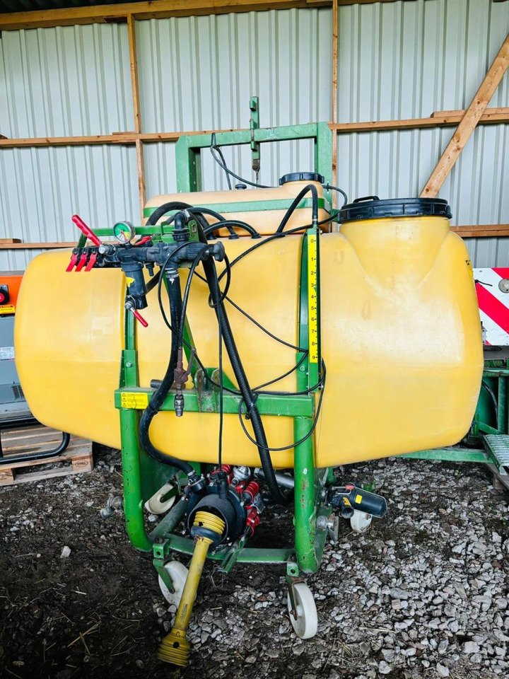 Amazone UF800 - Nesený postřikovač: obrázek 2 Amazone UF800 - Nesený postřikovač: obrázek 2