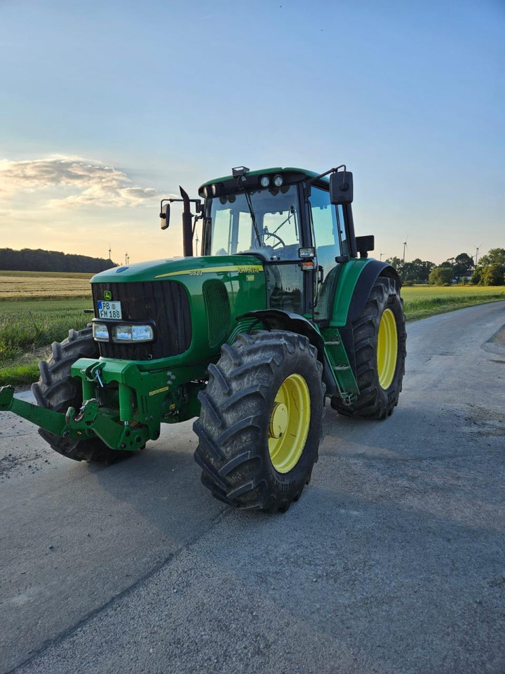 John Deere 6920 - Traktor: obrázek 1 John Deere 6920 - Traktor: obrázek 1