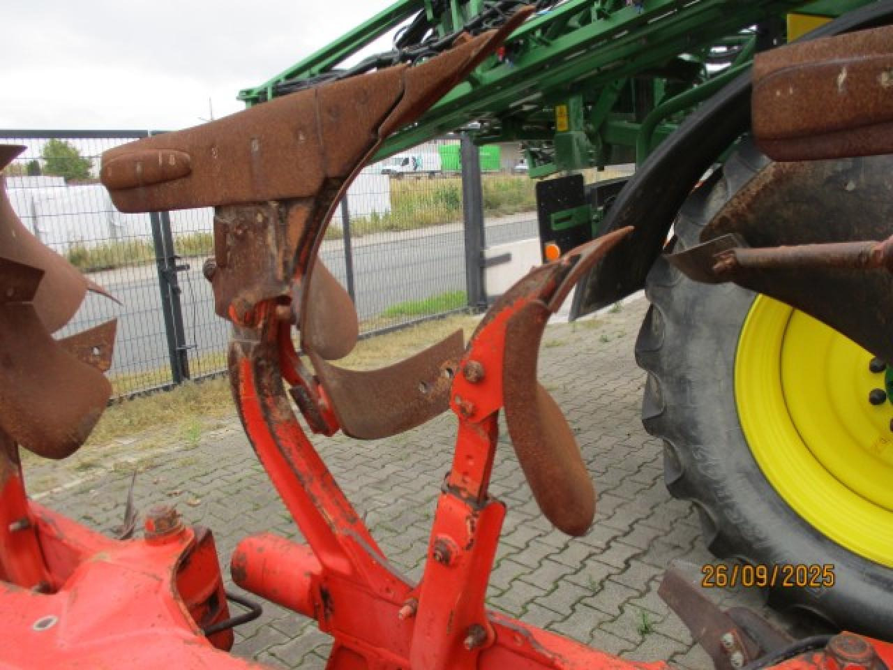 Kuhn Varimaster 152 NSH - Pluh: obrázek 3 Kuhn Varimaster 152 NSH - Pluh: obrázek 3