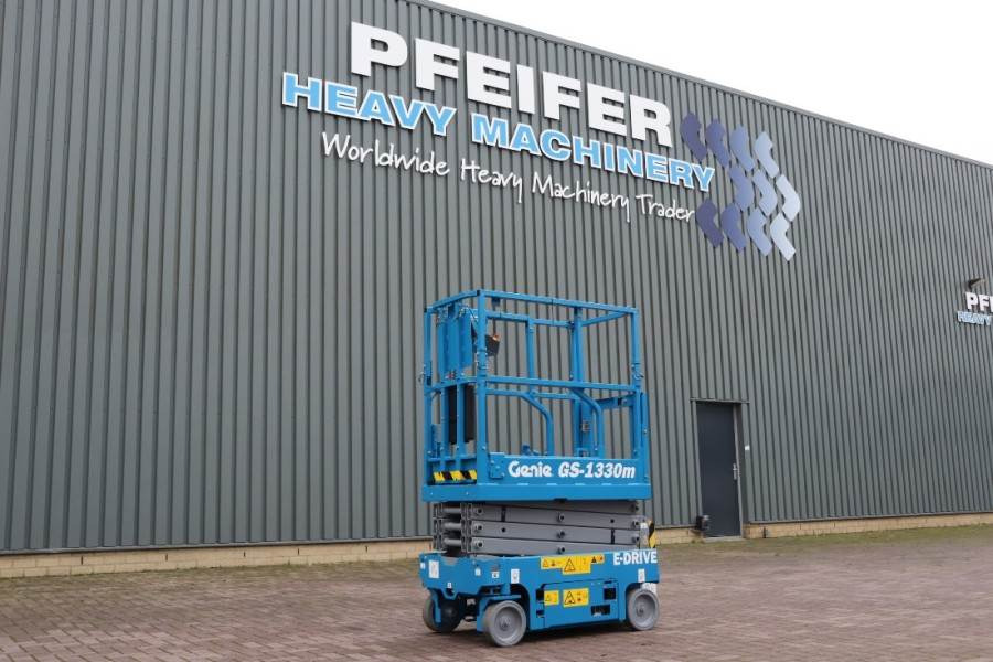 Nůžková plošina Genie GS1330M Valid inspection, *Guarantee! All-Electric: obrázek 1
