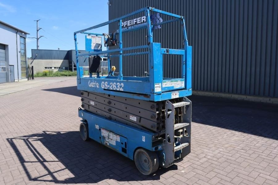 Genie GS2632 Electric, Working Height 10m, 227kg Capacit - Nůžková plošina: obrázek 2 Genie GS2632 Electric, Working Height 10m, 227kg Capacit - Nůžková plošina: obrázek 2