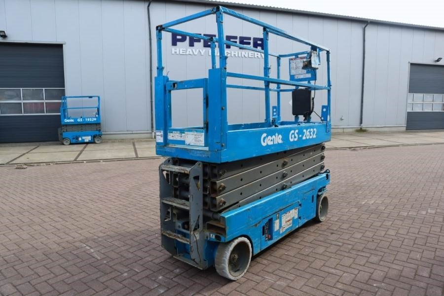 Genie GS2632 Electric, Working Height 10m, 227kg Capacit - Nůžková plošina: obrázek 2 Genie GS2632 Electric, Working Height 10m, 227kg Capacit - Nůžková plošina: obrázek 2