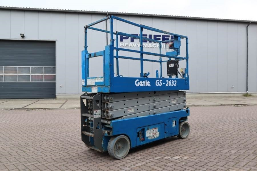 Genie GS2632 Electric, Working Height 10m, 227kg Capacit - Nůžková plošina: obrázek 3 Genie GS2632 Electric, Working Height 10m, 227kg Capacit - Nůžková plošina: obrázek 3