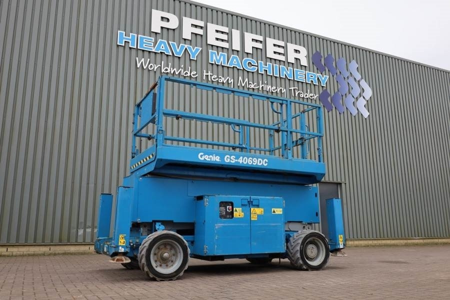 Genie GS4069 Electric, 14m Working Height, 363kg Capacit - Nůžková plošina: obrázek 1 Genie GS4069 Electric, 14m Working Height, 363kg Capacit - Nůžková plošina: obrázek 1
