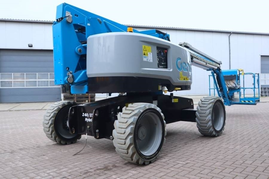 Genie Z60/37FE Guarantee! Hybrid, 4x4 Drive, 20m Working - Kloubová plošina: obrázek 2 Genie Z60/37FE Guarantee! Hybrid, 4x4 Drive, 20m Working - Kloubová plošina: obrázek 2