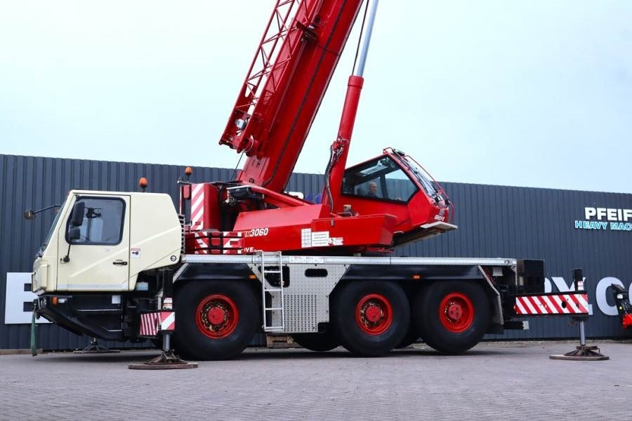 Grove GMK3060 Diesel, 6x6x6 Drive, 60t Capacity, 43m Mai - Univerzální autojeřáb: obrázek 2 Grove GMK3060 Diesel, 6x6x6 Drive, 60t Capacity, 43m Mai - Univerzální autojeřáb: obrázek 2