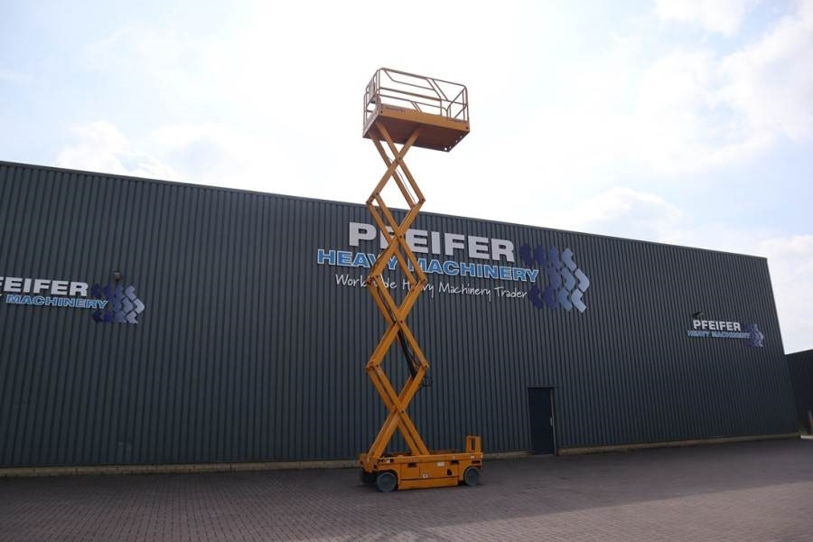 Haulotte COMPACT 10 Electric, 10m Working Height, 450kg Cap - Nůžková plošina: obrázek 2 Haulotte COMPACT 10 Electric, 10m Working Height, 450kg Cap - Nůžková plošina: obrázek 2