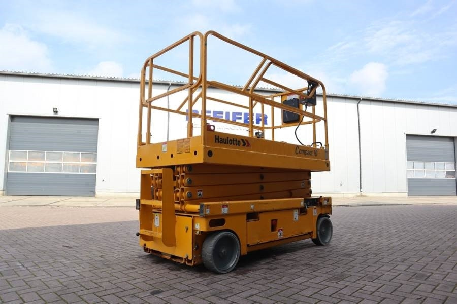Haulotte COMPACT 10 Electric, 10m Working Height, 450kg Cap - Nůžková plošina: obrázek 3 Haulotte COMPACT 10 Electric, 10m Working Height, 450kg Cap - Nůžková plošina: obrázek 3