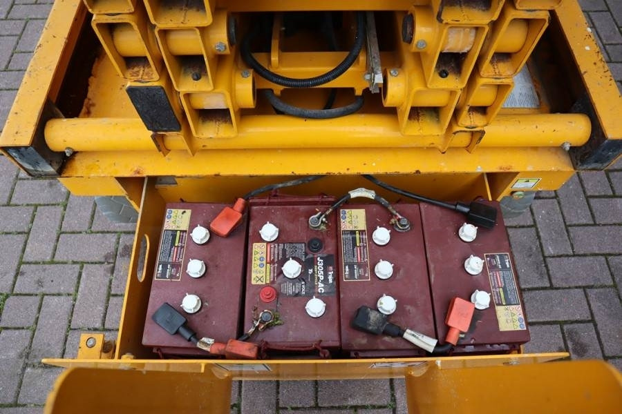 Haulotte COMPACT 10 Electric, 10m Working Height, 450kg Cap - Nůžková plošina: obrázek 4 Haulotte COMPACT 10 Electric, 10m Working Height, 450kg Cap - Nůžková plošina: obrázek 4