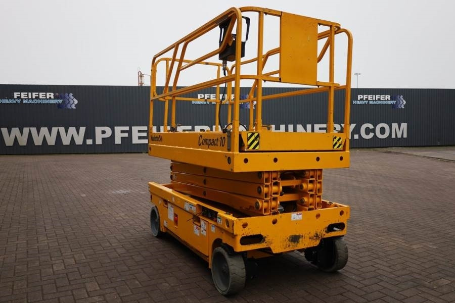 Haulotte Compact 10 Electric, 10.2m Working Height, 450kg C - Nůžková plošina: obrázek 2 Haulotte Compact 10 Electric, 10.2m Working Height, 450kg C - Nůžková plošina: obrázek 2