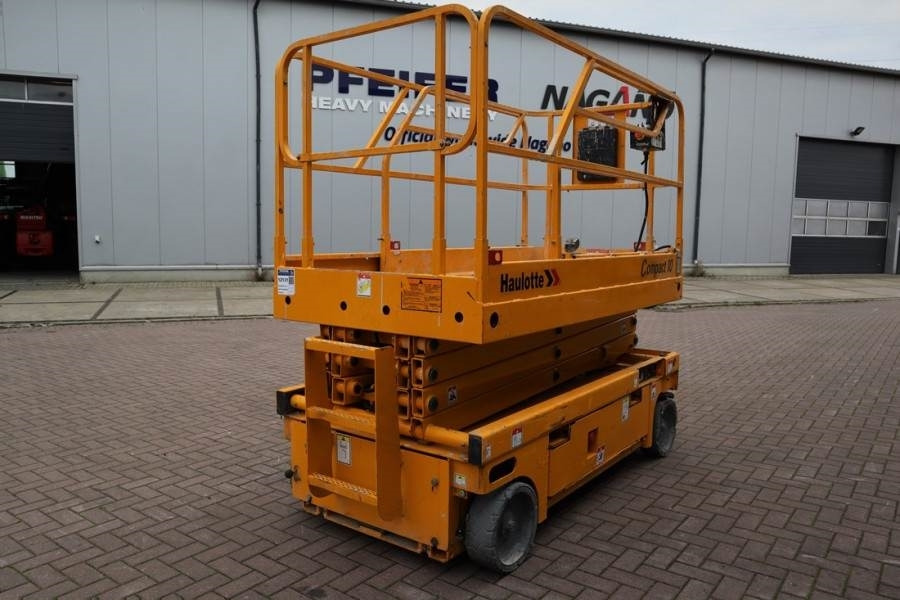 Haulotte Compact 10 Electric, 10m Working Height, 450kg Cap - Nůžková plošina: obrázek 2 Haulotte Compact 10 Electric, 10m Working Height, 450kg Cap - Nůžková plošina: obrázek 2