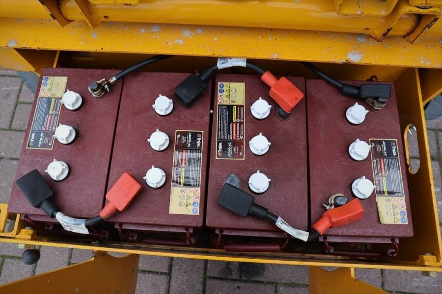 Haulotte Compact 10 Electric, 10m Working Height, 450kg Cap - Nůžková plošina: obrázek 3 Haulotte Compact 10 Electric, 10m Working Height, 450kg Cap - Nůžková plošina: obrázek 3