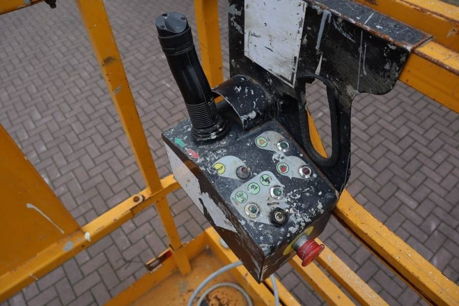 Haulotte Compact 10 Electric, 10m Working Height, 450kg Cap - Nůžková plošina: obrázek 4 Haulotte Compact 10 Electric, 10m Working Height, 450kg Cap - Nůžková plošina: obrázek 4
