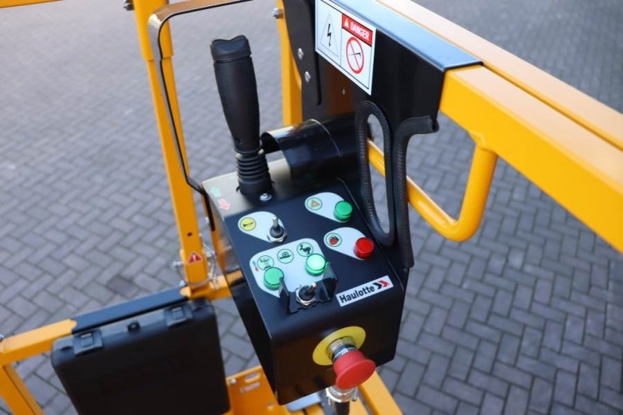 Haulotte Compact 10N Valid Inspection, *Guarantee! 10m Work - Nůžková plošina: obrázek 5 Haulotte Compact 10N Valid Inspection, *Guarantee! 10m Work - Nůžková plošina: obrázek 5