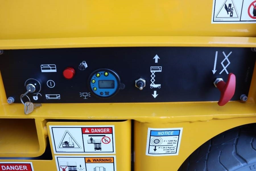 Haulotte Compact 10N Valid Inspection, *Guarantee! 10m Work - Nůžková plošina: obrázek 4 Haulotte Compact 10N Valid Inspection, *Guarantee! 10m Work - Nůžková plošina: obrázek 4