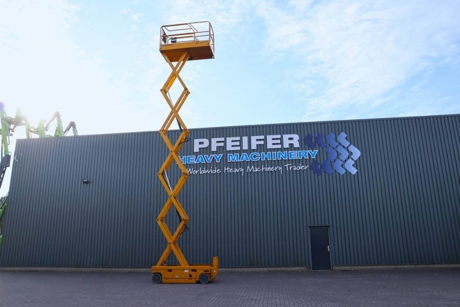 Haulotte Compact 12 Electric, 12m Working Height, 300kg Cap - Nůžková plošina: obrázek 3 Haulotte Compact 12 Electric, 12m Working Height, 300kg Cap - Nůžková plošina: obrázek 3