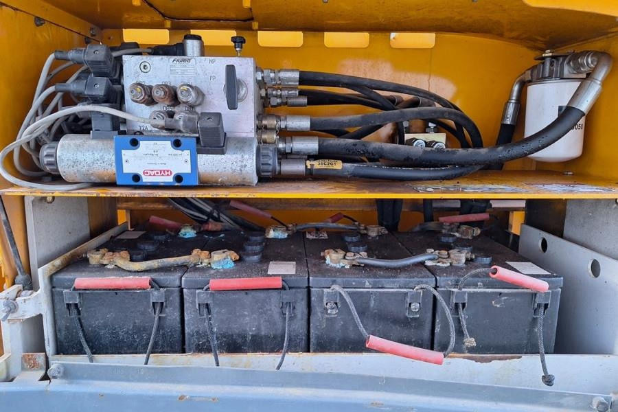 Haulotte Compact 12RTE Electric, 12m Working Height, 450kg - Nůžková plošina: obrázek 5 Haulotte Compact 12RTE Electric, 12m Working Height, 450kg - Nůžková plošina: obrázek 5