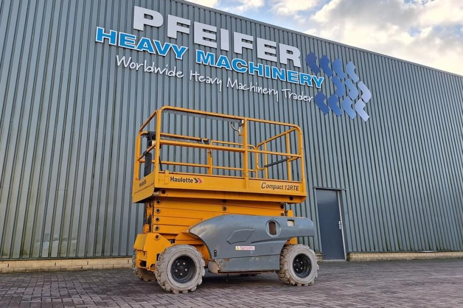 Haulotte Compact 12RTE Electric, 12m Working Height, 450kg - Nůžková plošina: obrázek 1 Haulotte Compact 12RTE Electric, 12m Working Height, 450kg - Nůžková plošina: obrázek 1