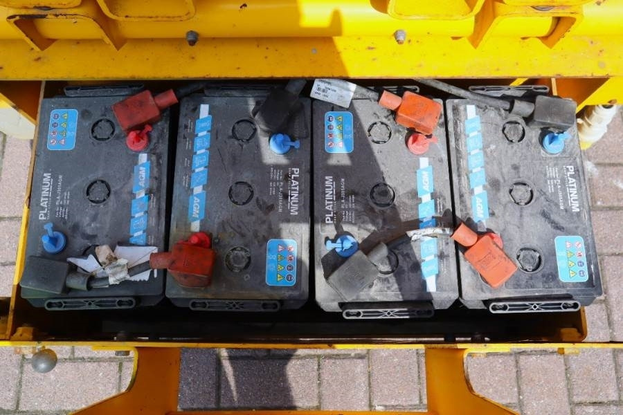 Haulotte Compact 14 Electric, 14m Working Height, 350kg Cap - Nůžková plošina: obrázek 4 Haulotte Compact 14 Electric, 14m Working Height, 350kg Cap - Nůžková plošina: obrázek 4