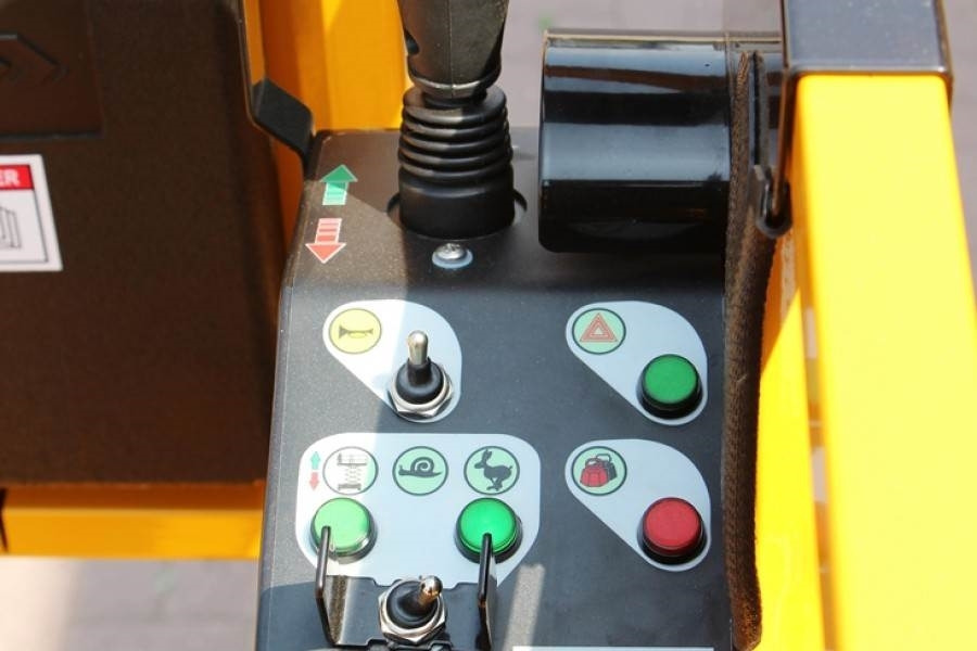 Haulotte Compact 8 Valid inspection, *Guarantee! Electric, - Nůžková plošina: obrázek 5 Haulotte Compact 8 Valid inspection, *Guarantee! Electric, - Nůžková plošina: obrázek 5