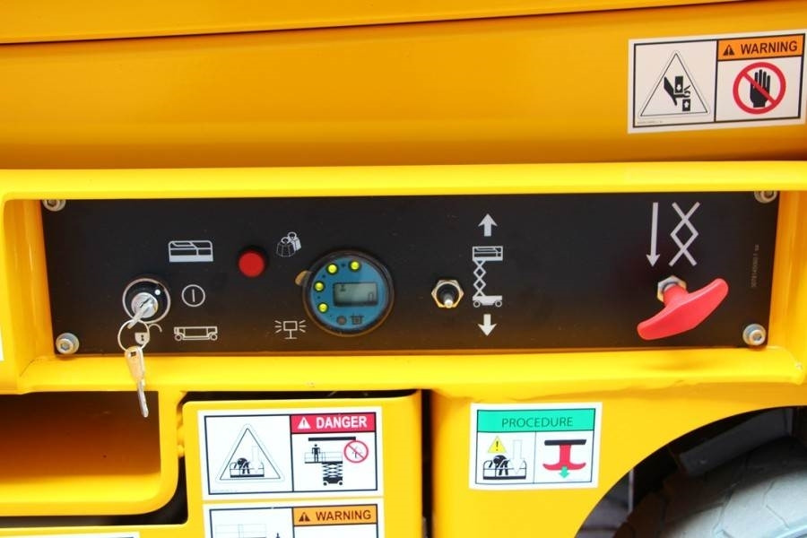 Haulotte Compact 8 Valid inspection, *Guarantee! Electric, - Nůžková plošina: obrázek 4 Haulotte Compact 8 Valid inspection, *Guarantee! Electric, - Nůžková plošina: obrázek 4