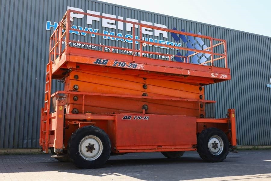 JLG 210-25 Diesel, 4x4 Drive, 23m Working Height, 1000 - Nůžková plošina: obrázek 1 JLG 210-25 Diesel, 4x4 Drive, 23m Working Height, 1000 - Nůžková plošina: obrázek 1