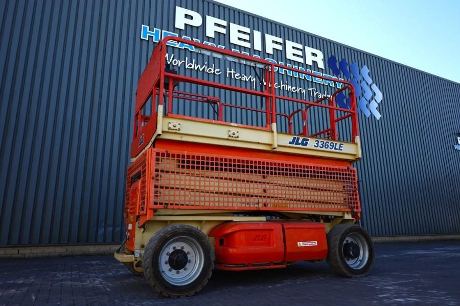 JLG 3369LE Electric, 12m Working Height, 450kg Capacit - Nůžková plošina: obrázek 1 JLG 3369LE Electric, 12m Working Height, 450kg Capacit - Nůžková plošina: obrázek 1
