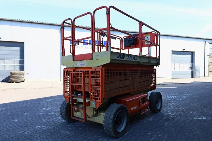 JLG 3369LE Electric, 12m Working Height, 450kg Capacit - Nůžková plošina: obrázek 2 JLG 3369LE Electric, 12m Working Height, 450kg Capacit - Nůžková plošina: obrázek 2