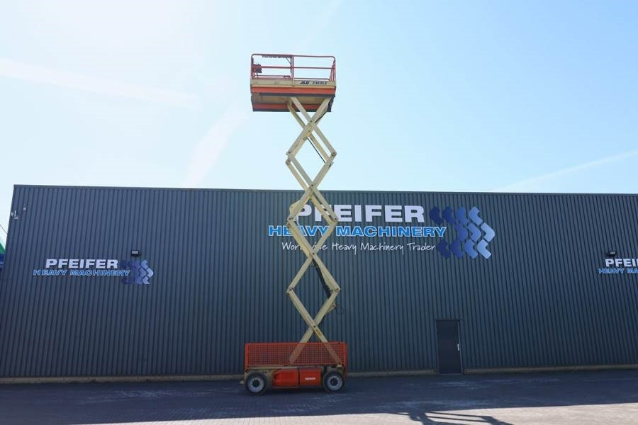 JLG 3369LE Electric, 12m Working Height, 450kg Capacit - Nůžková plošina: obrázek 3 JLG 3369LE Electric, 12m Working Height, 450kg Capacit - Nůžková plošina: obrázek 3