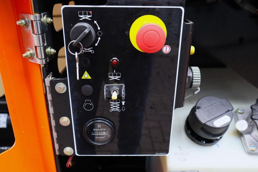 JLG ERT3369 Unused, Electric, 12m Working Height, 454k - Nůžková plošina: obrázek 4 JLG ERT3369 Unused, Electric, 12m Working Height, 454k - Nůžková plošina: obrázek 4