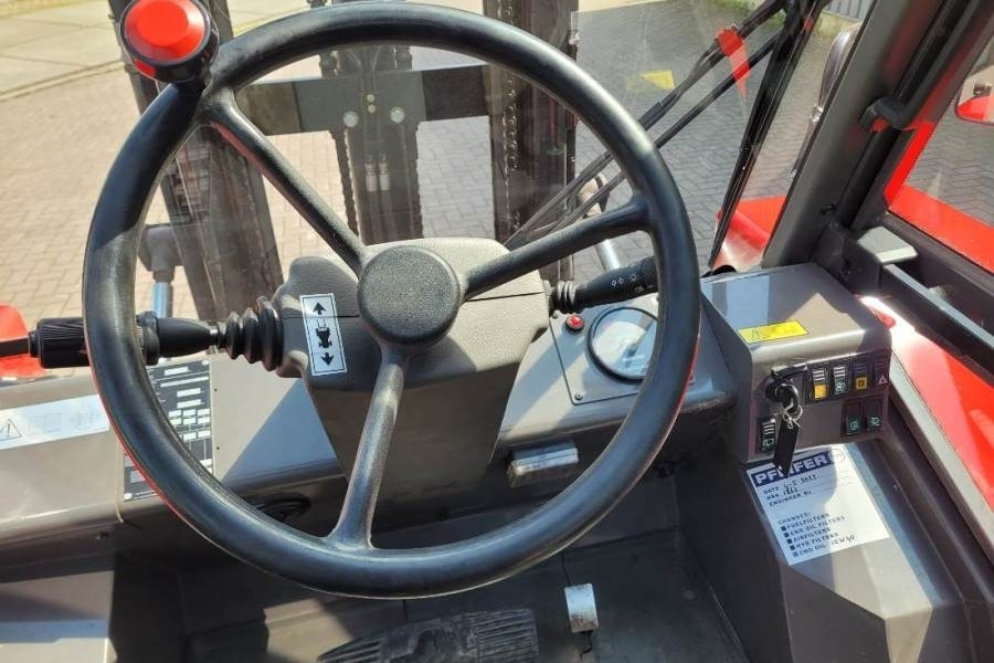 Manitou M30-4 Valid Inspection, *Guarantee, Diesel, 4x4 Dr - Vysokozdvižný vozík terénní: obrázek 4 Manitou M30-4 Valid Inspection, *Guarantee, Diesel, 4x4 Dr - Vysokozdvižný vozík terénní: obrázek 4