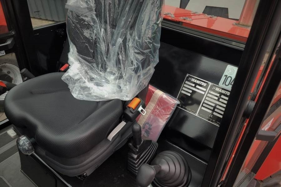 Manitou M30-4 Valid inspection, *Guarantee, Diesel, 4x4 Dr - Vysokozdvižný vozík terénní: obrázek 3 Manitou M30-4 Valid inspection, *Guarantee, Diesel, 4x4 Dr - Vysokozdvižný vozík terénní: obrázek 3